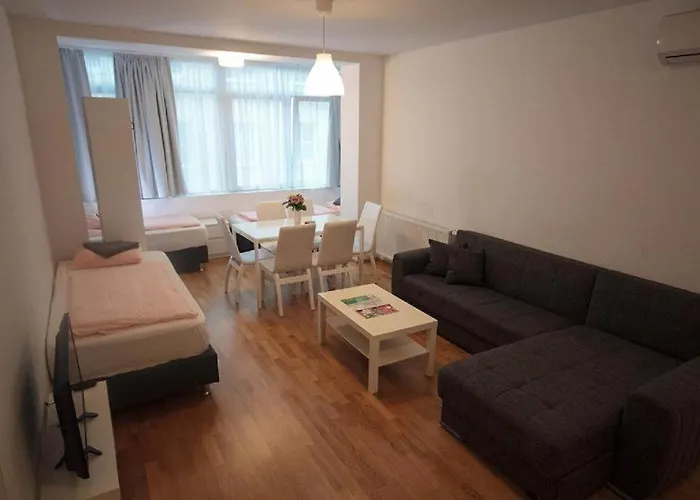 Hauptbahnhof Apartman