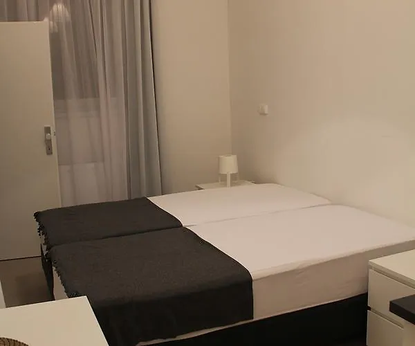 Hauptbahnhof Apartman