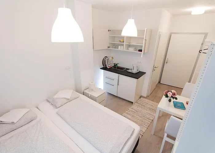 Hauptbahnhof Apartman